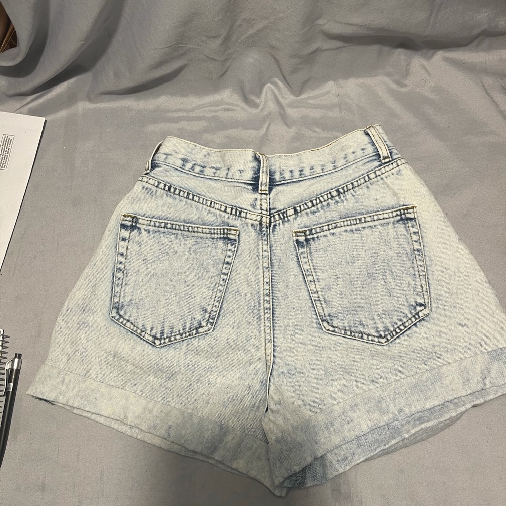 Idem Ditto - image 3